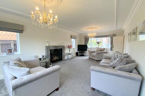 4 bedroom detached house for sale, Turnberry Approach, Waltham, Grimsby