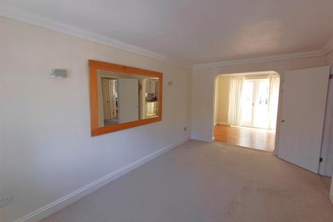 22c Abbey Close, Peacehaven, BN10 7SD