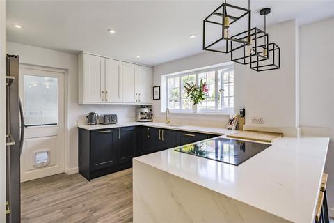 4 bedroom detached house for sale, Priorswood, Haslemere, Surrey, GU27