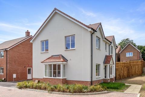 4 bedroom detached house for sale, Meadow View, Crowborough, TN6