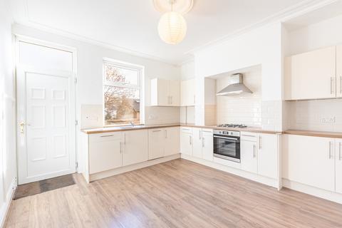 3 bedroom terraced house to rent, Greenwood Mount, Leeds LS6