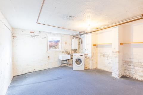 3 bedroom terraced house to rent, Greenwood Mount, Leeds LS6