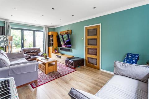 14 Balmoral Way, Sutton, SM2 6PD
