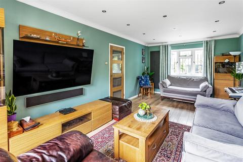 14 Balmoral Way, Sutton, SM2 6PD