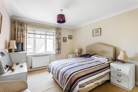 1 bedroom retirement property for sale, COBHAM ROAD, FETCHAM, LEATHERHEAD, KT22