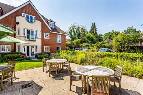 1 bedroom retirement property for sale, COBHAM ROAD, FETCHAM, LEATHERHEAD, KT22