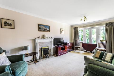 1 bedroom retirement property for sale, COBHAM ROAD, FETCHAM, LEATHERHEAD, KT22