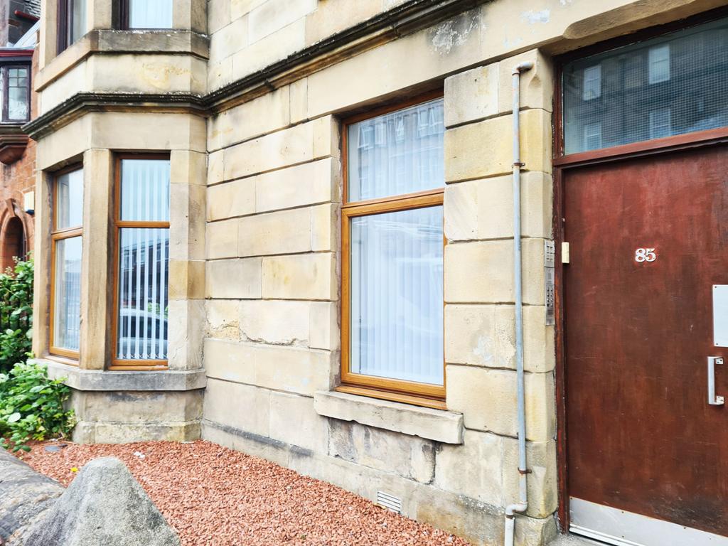 Traditional One Bedroom Ground Floor Tenement Fla
