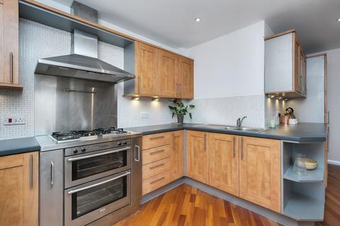 3 bedroom flat for sale, 5/4 Portland Gardens, The Shore, EH6 6NQ