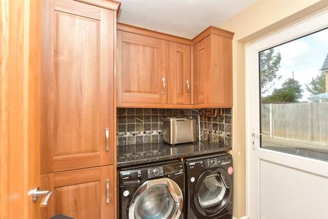 3 The Pinnacles, St Marys Island, Chatham, ME4 3PN