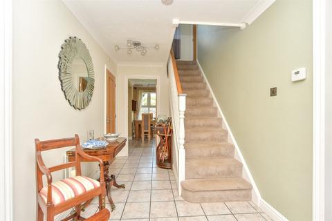 3 The Pinnacles, St Marys Island, Chatham, ME4 3PN