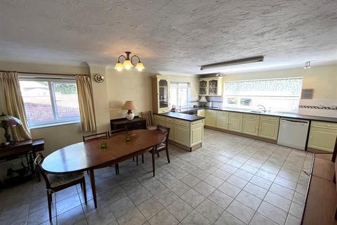 4 bedroom detached house for sale, Crewe Road, Haslington