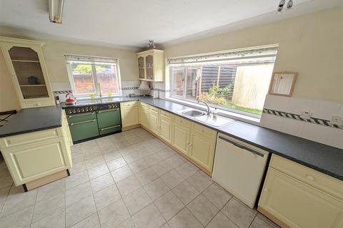 4 bedroom detached house for sale, Crewe Road, Haslington