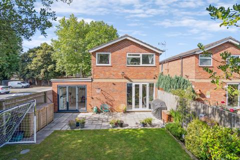 3 bedroom link detached house for sale, Old Kiln Road, Flackwell Heath, High Wycombe, Buckinghamshire, HP10