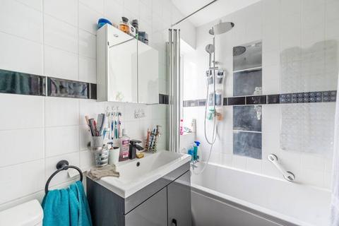 27 Chippenham Close, Pinner, HA5 2NF