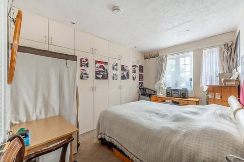 27 Chippenham Close, Pinner, HA5 2NF
