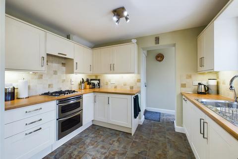 4 bedroom detached house for sale, Stonelee Close, Chadlington, Chipping Norton, Oxfordshire, OX7