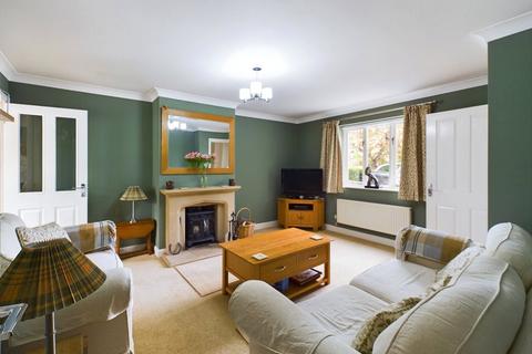 4 bedroom detached house for sale, Stonelee Close, Chadlington, Chipping Norton, Oxfordshire, OX7