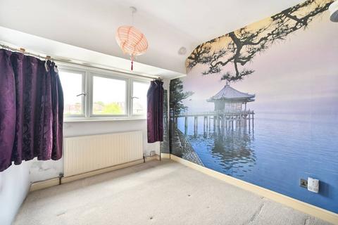 151 Woodhouse Avenue, Perivale, Greenford, UB6 8LQ