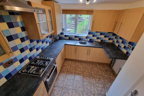 3 bedroom semi-detached house to rent, Oaken Wood Road, Thorpe Hesley, S61 2UP