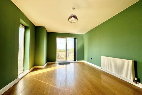 2 bedroom flat to rent, Ballfield Lane, Darton, Barnsley, South Yorkshire, S75