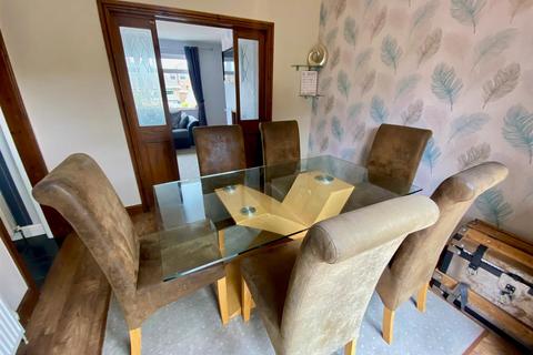 4 bedroom semi-detached house for sale, Heights Drive, Linthwaite, Huddersfield