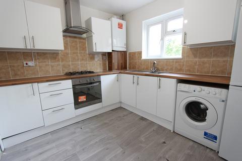 1 bedroom flat to rent, Onslow Parade, London N14