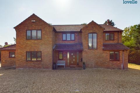 4 bedroom detached house for sale, Gallamore Lane, Market Rasen, LN8