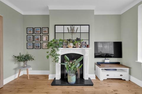 48 Thaxted Road, London, SE9 3PT