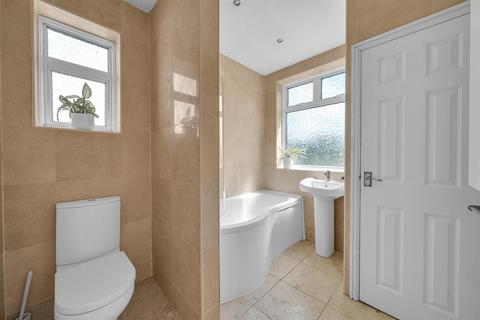 48 Thaxted Road, London, SE9 3PT