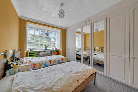 48 Thaxted Road, London, SE9 3PT
