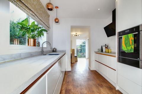 2 Silverknowes Grove, Edinburgh, EH4 5LZ