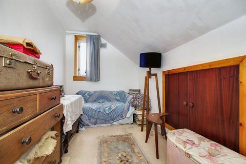 2 Silverknowes Grove, Edinburgh, EH4 5LZ