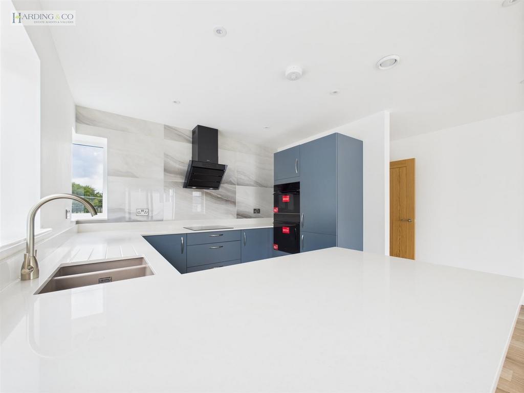 Kitchen ii.jpg