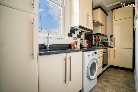 Flat 5, 25 Thicket Road, London, SE20 8DB