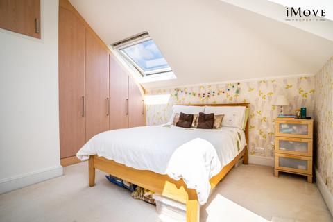 Flat 5, 25 Thicket Road, London, SE20 8DB