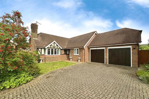 4 bedroom detached bungalow for sale, Loveday Drive, Leamington Spa