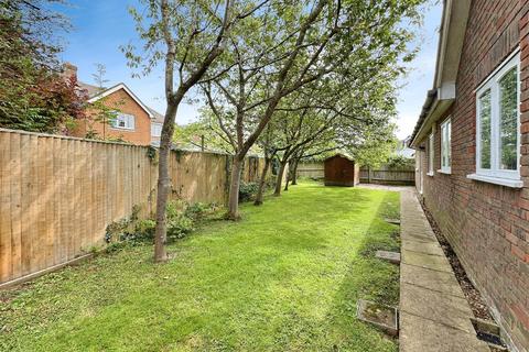 4 bedroom detached bungalow for sale, Loveday Drive, Leamington Spa