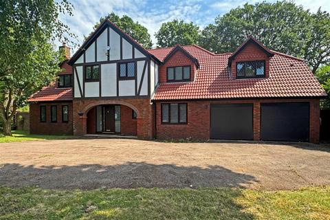 Warren Lodge Drive, Kingswood