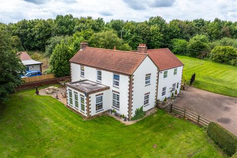 4 bedroom detached house for sale, Hemingby Road, Belchford