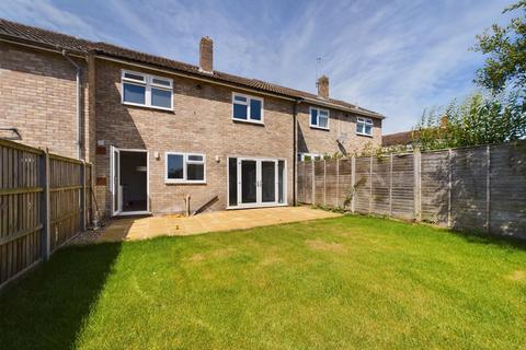 3 bedroom terraced house to rent, Tudor Close, Thetford, IP24