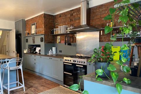 4 bedroom terraced house for sale, Spring Bank West, Hull, HU3 1LB
