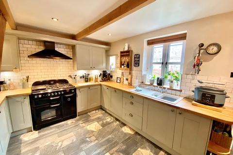 22 Barnsfold Road, Marple, Stockport, SK6 7JB