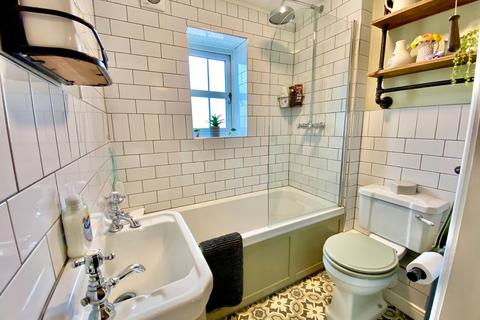 22 Barnsfold Road, Marple, Stockport, SK6 7JB
