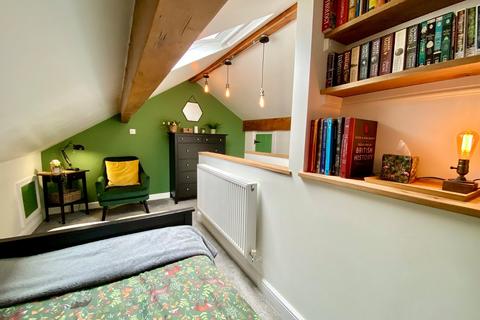 22 Barnsfold Road, Marple, Stockport, SK6 7JB