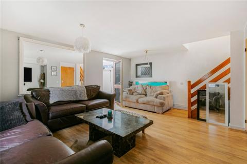 35 Burnside, St Albans, AL1 5RS