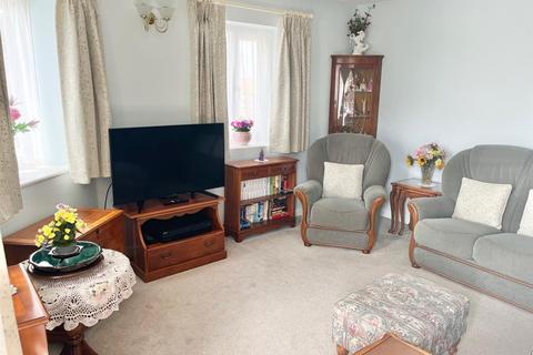 2 bedroom flat for sale, Kingsfold Court, Crouch Lane, Seaford