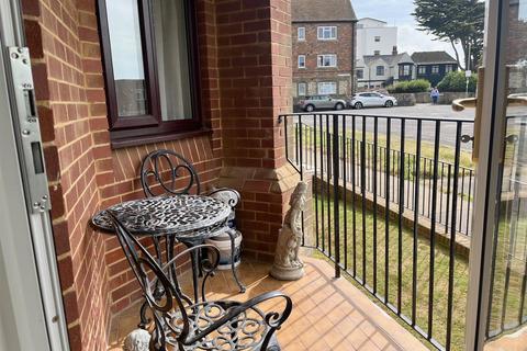 2 bedroom flat for sale, Kingsfold Court, Crouch Lane, Seaford