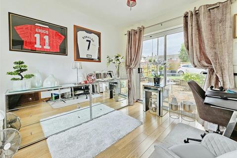 35 The Bancroft, Etwall, Derby, DE65 6NF