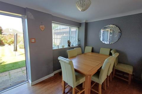 4 bedroom end of terrace house for sale, Dorothy Avenue North, Peacehaven